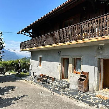 Gite De La Chouette Thyez Exterior foto