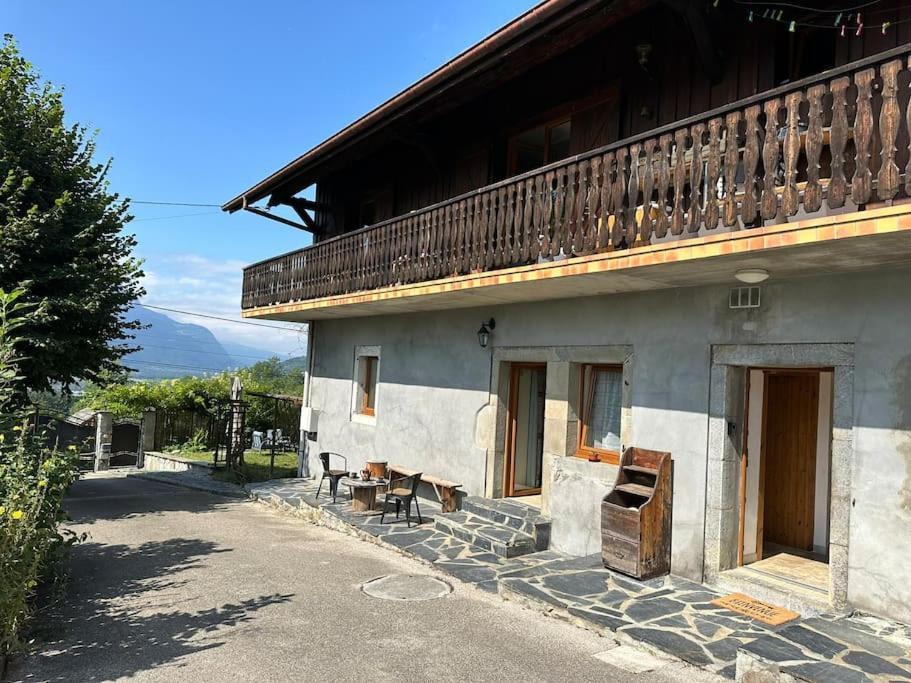 Gite De La Chouette Thyez Exterior foto